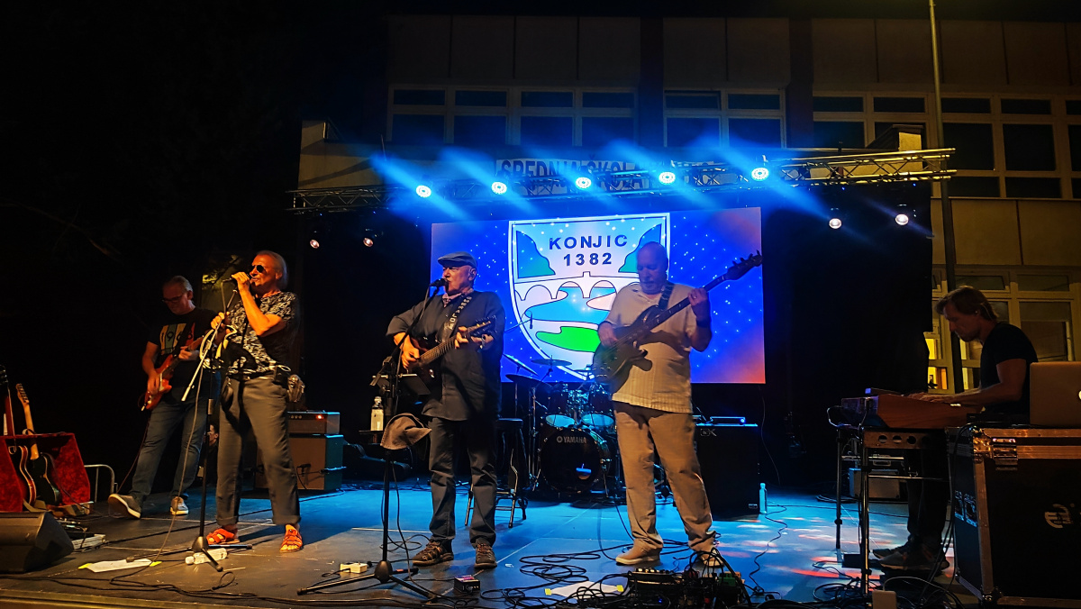 Uz muziku za sve generacije grupa “Galija” Konjičanima i gostima Konjica pružila magičnu noć u okviru Konjičkog ljeta i Dana dijaspore “Konjic u srcu BiH”