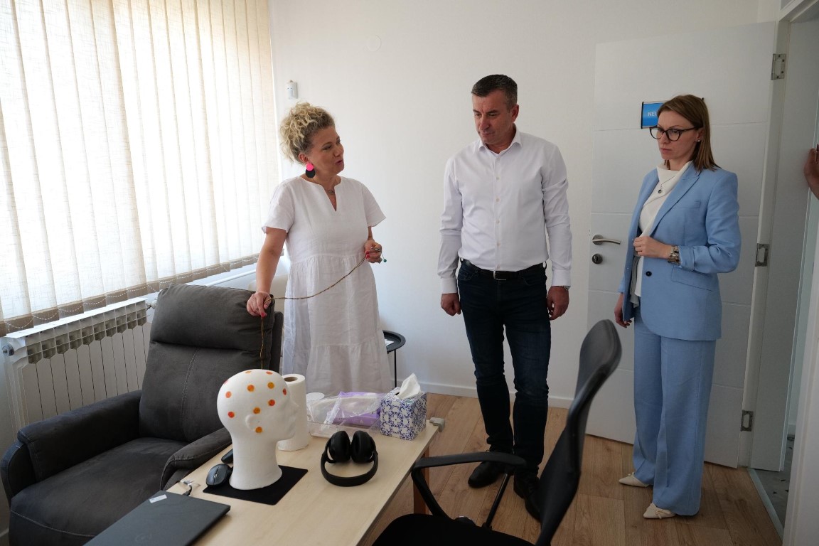 U okviru priprema aktivnosti koje će doprinijeti unaprijeđenju sistemu socijalne zaštite u Konjicu i novih socijalnih usluga gradonačelnik Konjica Osman Ćatić sa saradnicima posjetio SOS Dječije selo Sarajevo