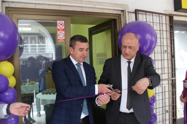 Načelnik Osman Ćatić i direktor mikrokreditne fondacije MI- BOSPO Safet Husić danas svečano otvorili ured fondacije u Konjicu