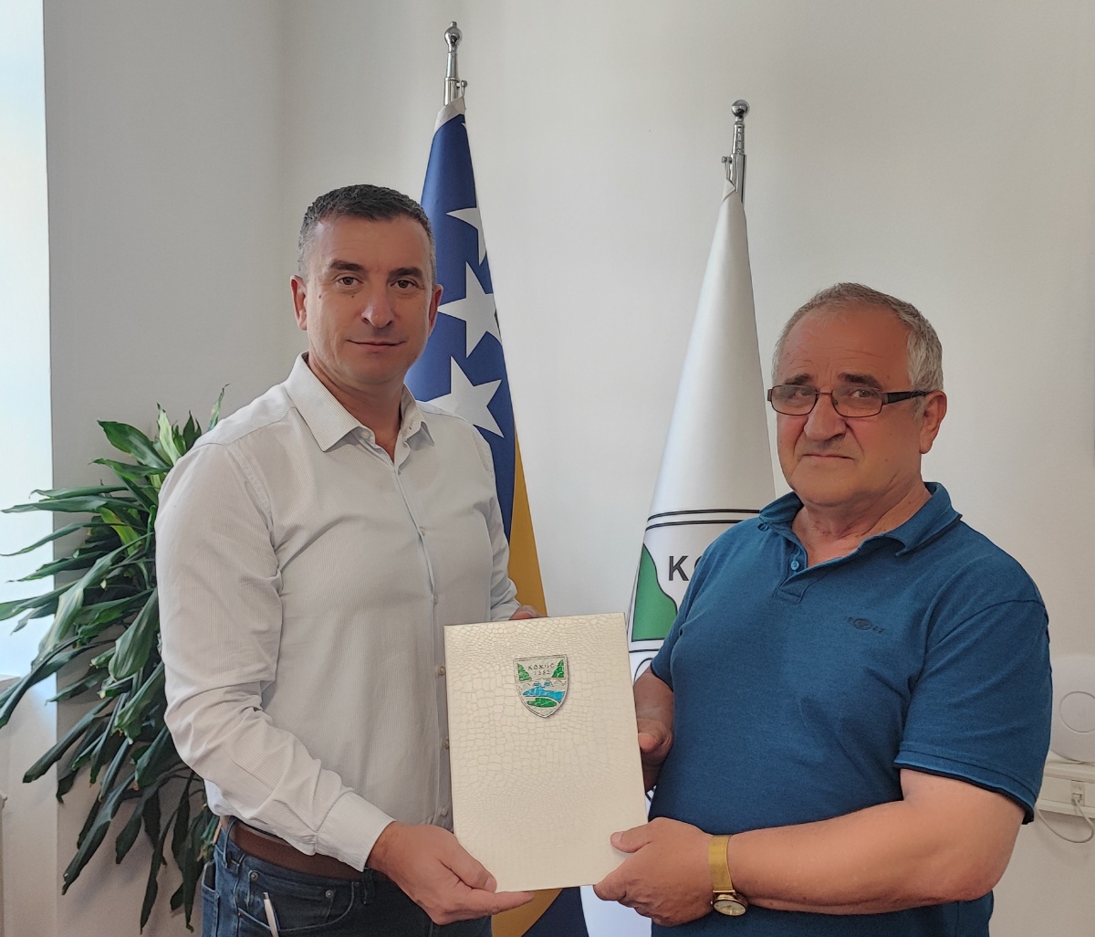 Gvardijan Franjevačkog samostana fra Ferdo Boban danas boravio u oproštajnoj posjeti gradonačelniku Ćatiću