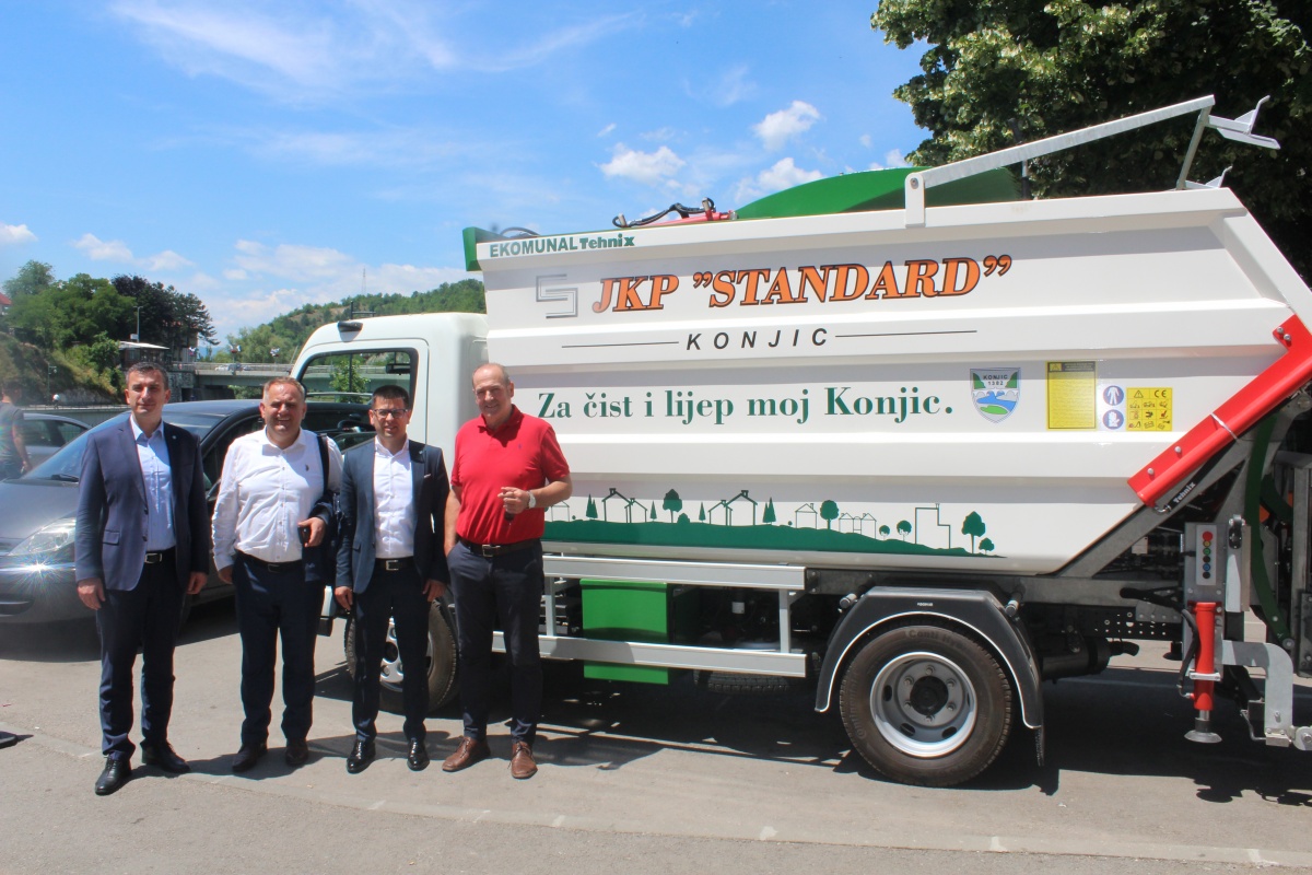 JKP Standard Konjic uz pomoć Federalnog ministarstva okoliša i turizma i Općine Konjic dobilo specijalno vozilo za odvoz reciklažnih materijala
