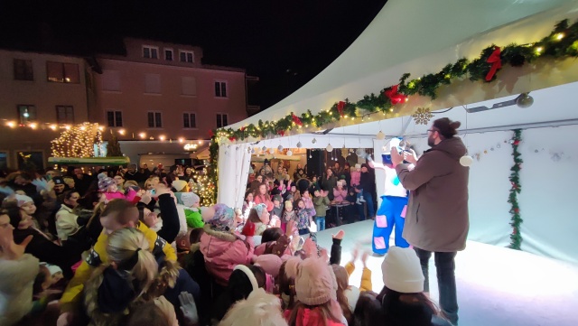 U okviru manifestacije “Zimski grad Konjic” večeras održan koncert “Latif &amp; Mravko Travko” koji je obradovao najmlađe Konjičane