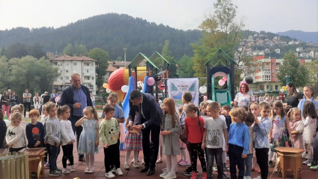 Djeca Konjica kroz projekat uređenja dječijih igrališta dobila mjesta za sigurnu i bezbrižnu igru