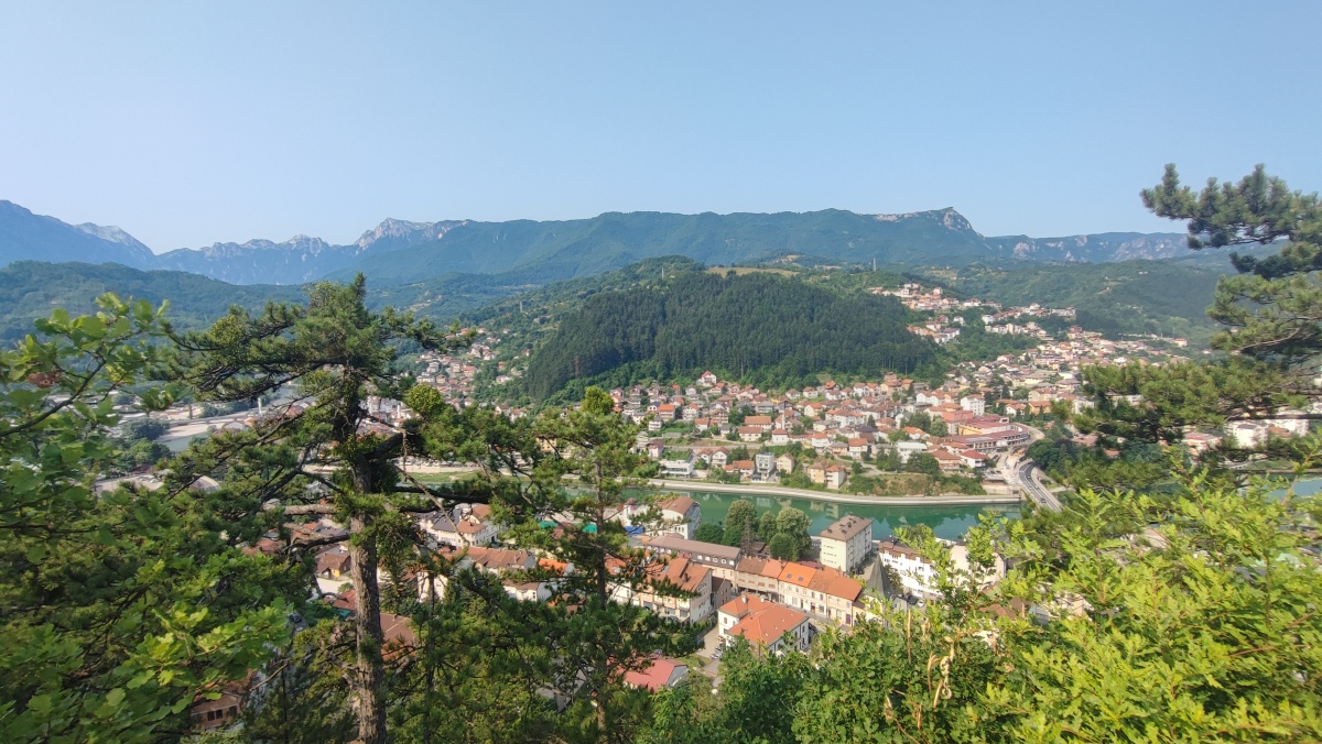 ČESTITKA MATURANTIMA