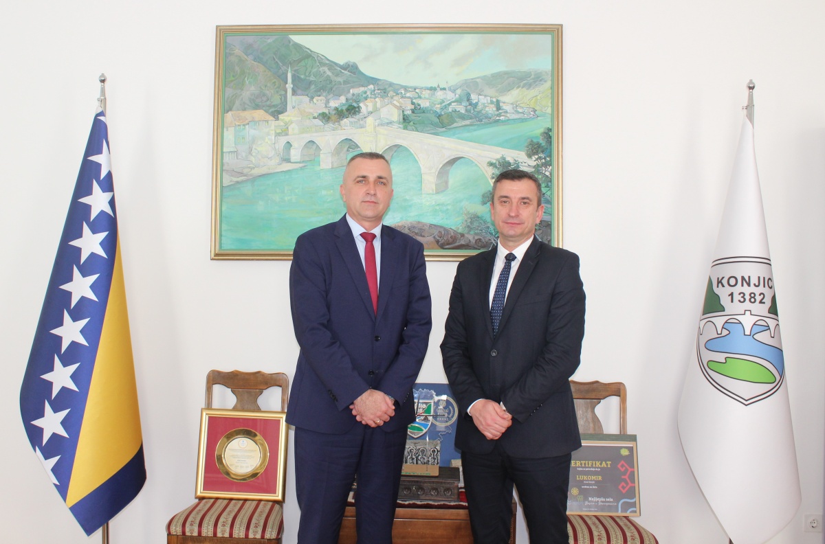 Ministar saobraćaja i veza HNK Ivo Bevada i gradonačelnik Konjica Osman Ćatić danas razgovarali o unaprijeđenju saobraćajnica na području Konjica
