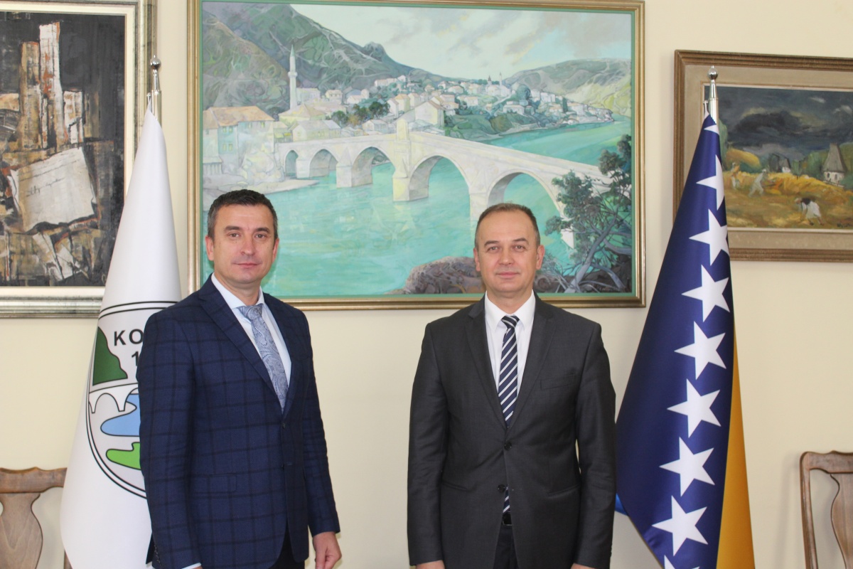 S ciljem uspostavljanja intenzivnije saradnje Hamdo Tinjak, sekretar Ministarstva vanjske trgovine i ekonomskih odnosa BiH posjetio Općinu Konjic