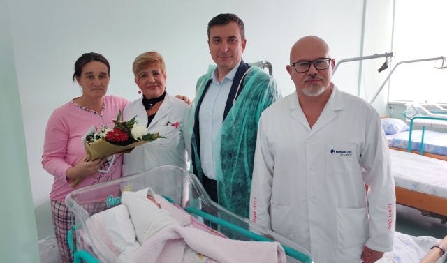 Gradonačelnik Konjica Osman Ćatić posjetio i darovao prvorođenu bebu u 2023.godini na području grada Konjica