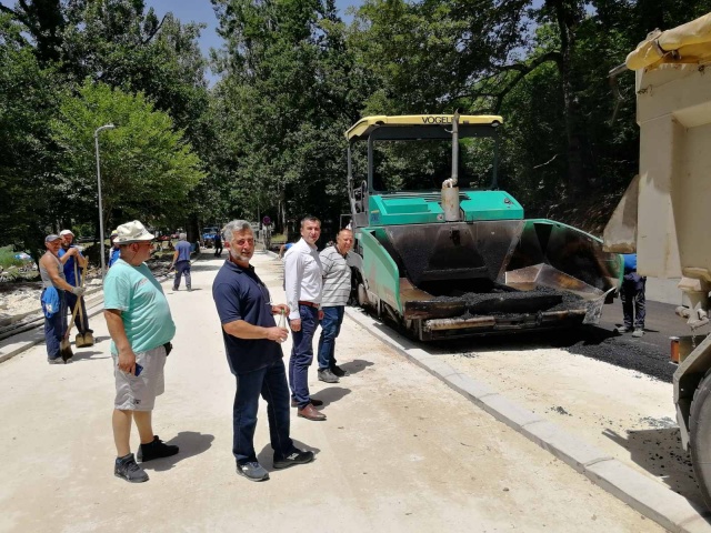 Uređenje Boračkog jezera pred turističku sezonu, asfaltiran pristupni put i parkiralište