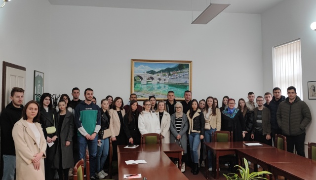 Podrška trudu, radu i zalaganju mladih - Grad Konjic stipendira 150 studenata i srednjoškolaca u akademskoj/školskoj 2023/2024.godini
