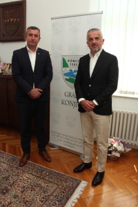 Poduzetnik Luka Rajić danas se sastao sa gradonačelnikom Osmanom Ćatićem i posjetio Opću bolnicu Konjic