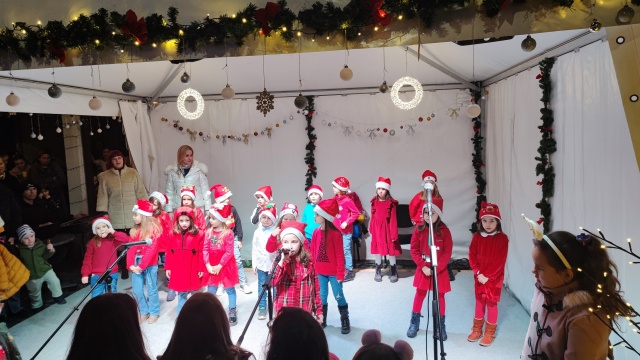Mališani iz vrtića i osnovci u okviru “Zimskog grada Konjic” priredili zabavu za najmlađe