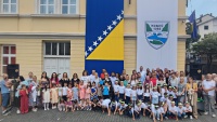 Polaznici konjičkih vrtića danas pjesmom i plesom kroz program pod nazivom “Gradu s ljubavlju” sugrađanima i gradu čestitali Dan grada Konjica