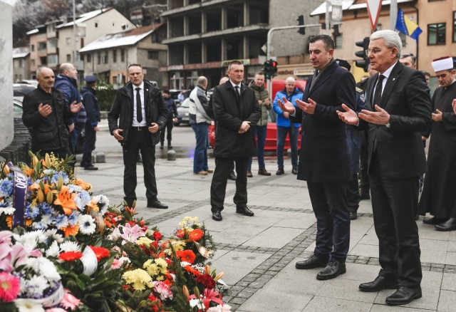 Član Predsjedništva Bosne i Hercegovine Šefik Džaferović danas u povodu Dana nezavisnosti Bosne i Hercegovine posjetio Konjic