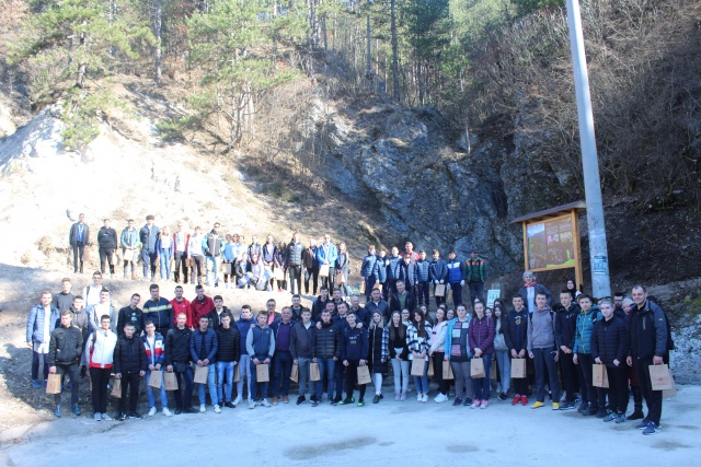 Mladost Konjica danas, dajući svoj zalog za budućnost, obavila pošumljavanje parka Vrtaljica